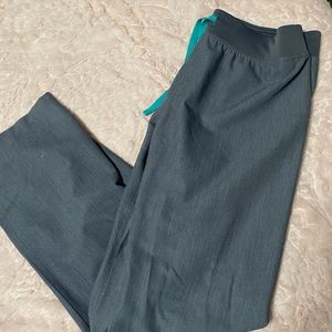 Size M Figs scrub bottoms